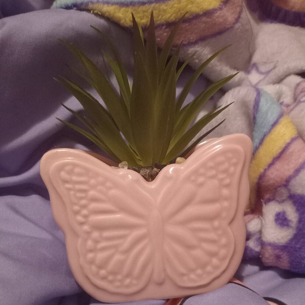 ARDENE - Butterfly Planter Pot